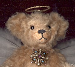 angelhead3smler.jpg (19656 bytes)
