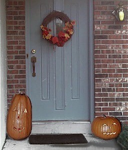 door2.jpg (26264 bytes)