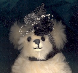 hat2.jpg (21663 bytes)